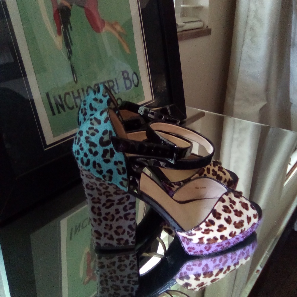 Shoes - Picture 2 of 3